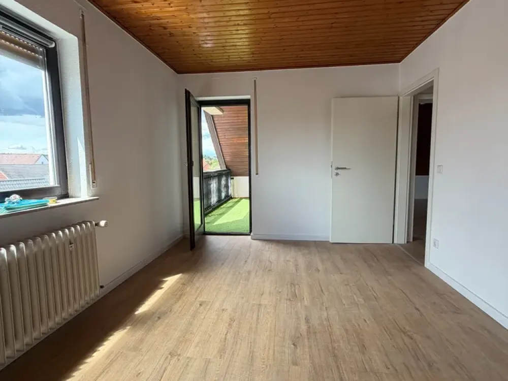 Frisch renovierte 3-Zimmer-Dachgeschosswohnung