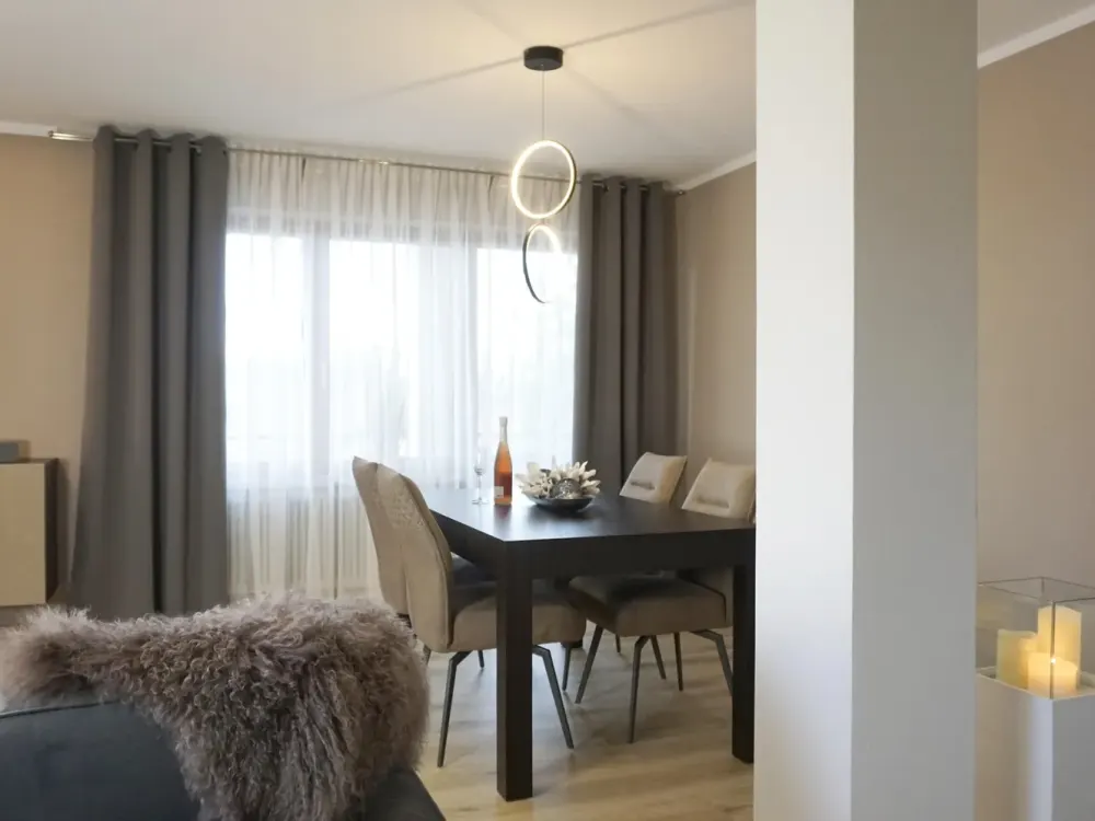 Wohnen auf Zeit: Charmante, voll ausgestattete 2-Zi-Whg mit Balkon (befristet bis 30.04.2027)