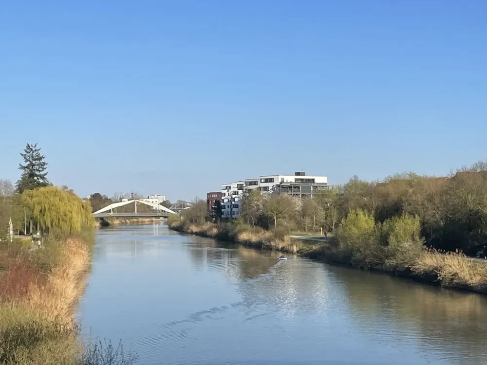List, Modern Living Directly on the Mittelland Canal, Near MHH