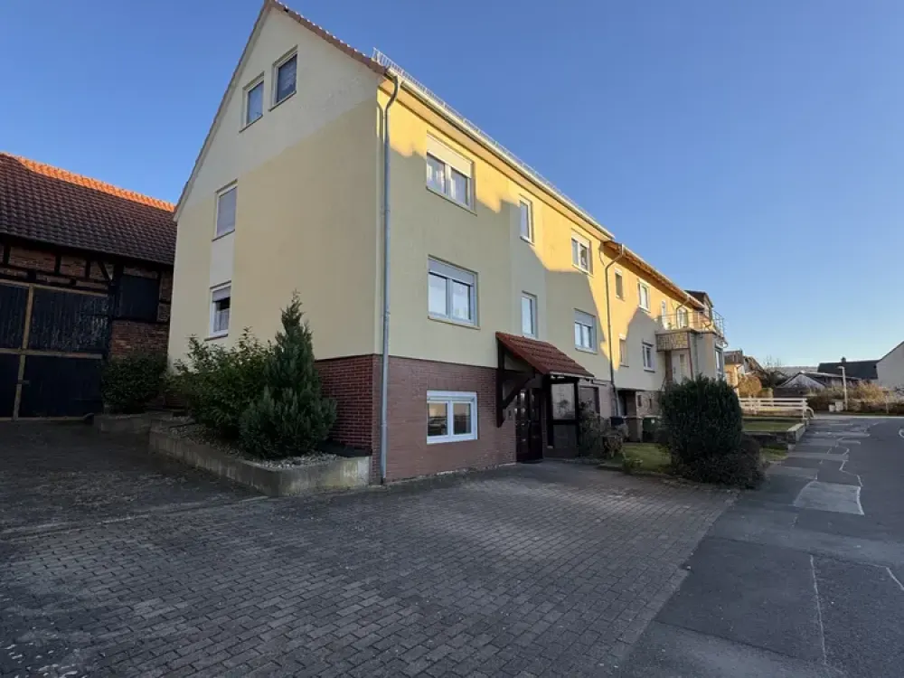 Zentrales Wohnen in Ahnatal: Helle 3-Zimmer-Dachgeschosswohnung mit Blick über Ahnatal-Weimar