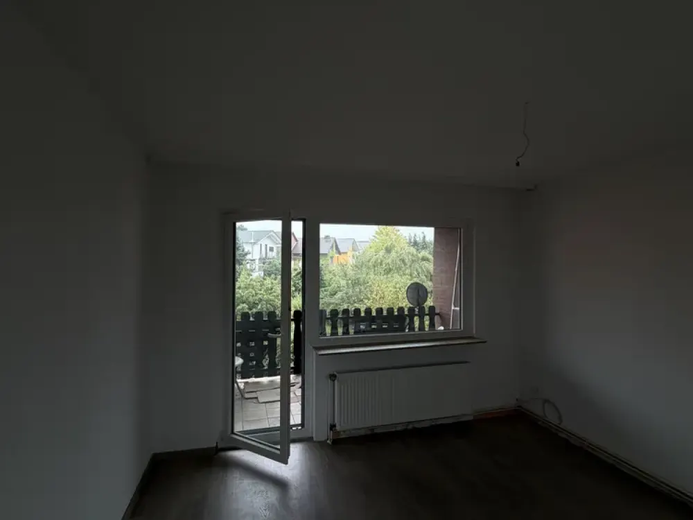 Zentrales Wohnen in Ahnatal: Helle 3-Zimmer-Dachgeschosswohnung mit Blick über Ahnatal-Weimar