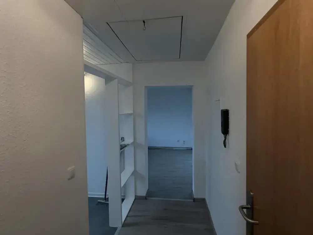 Zentrales Wohnen in Ahnatal: Helle 3-Zimmer-Dachgeschosswohnung mit Blick über Ahnatal-Weimar