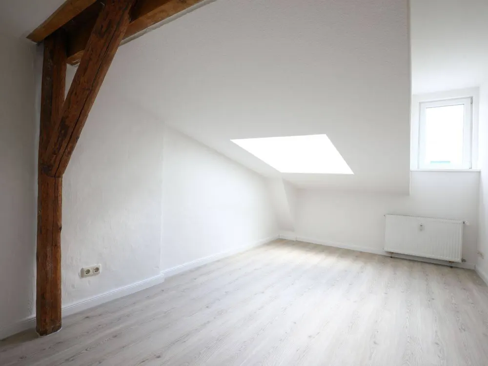2-Zimmer Wohnung in der KTV, WG-geeignet, DG