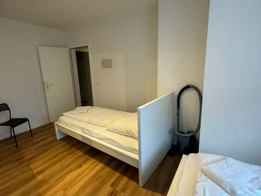Ab 1. Oktober VERFÜGBAR (Stand 08.09.26): Bockenheim: 3-Zimmer-Wohnung mit Stellplatz!!!