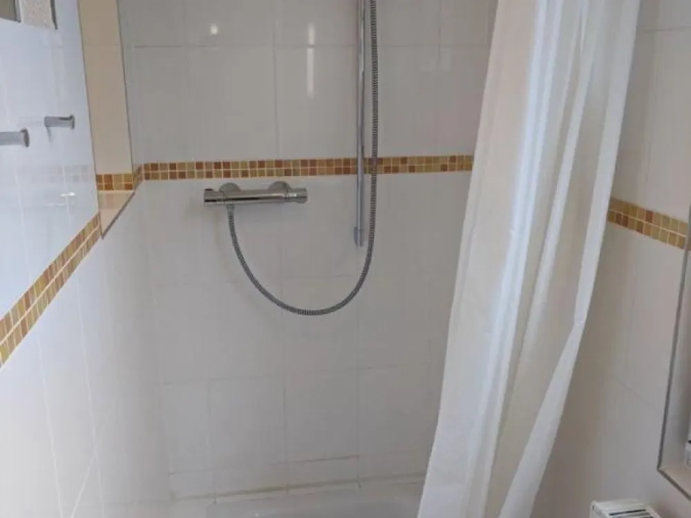 Helle 2-Zimmer-Wohnung mit Einbauküche in Heimfeld