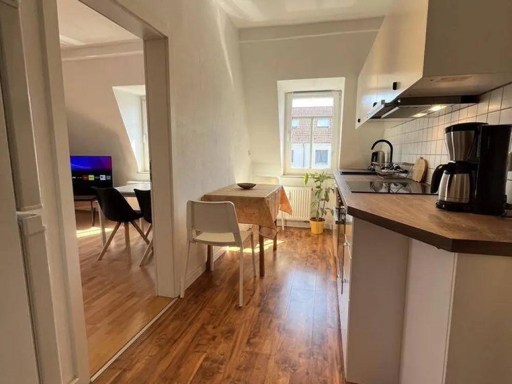 26193 HomeCompany Dresden Möbliert/Furnished 2-Zimmer Apartment mit Balkon in Dresden-Leuben max. 4 Personen
