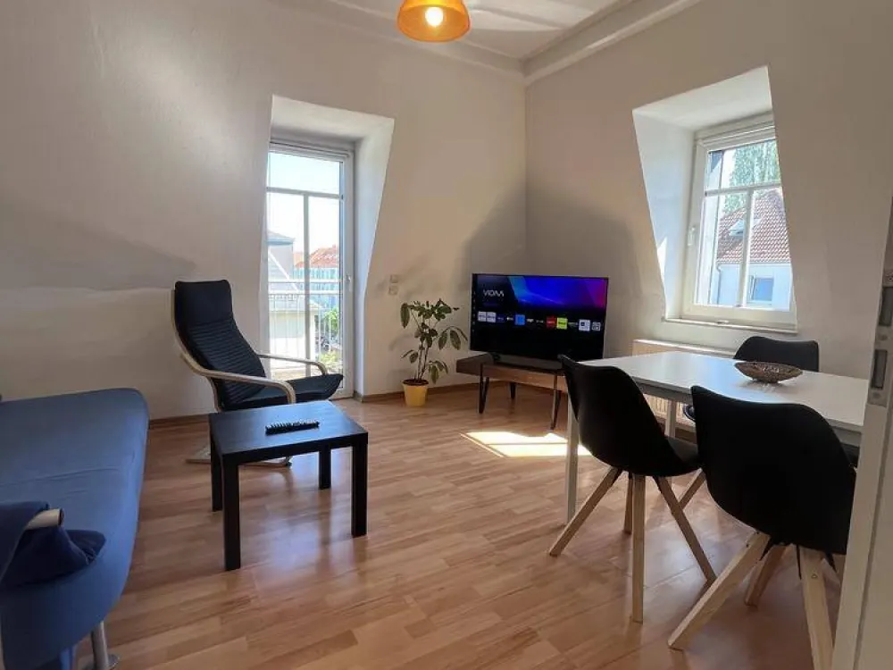 26193 HomeCompany Dresden Möbliert/Furnished 2-Zimmer Apartment mit Balkon in Dresden-Leuben max. 4 Personen