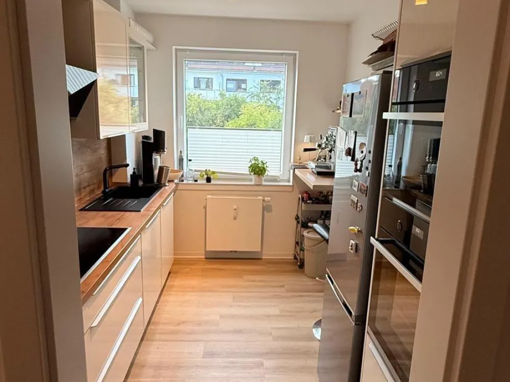 Modern 4-Room Apartment in Bremer-Neustadt with Balcony