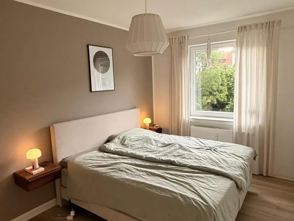 Modern 4-Room Apartment in Bremer-Neustadt with Balcony