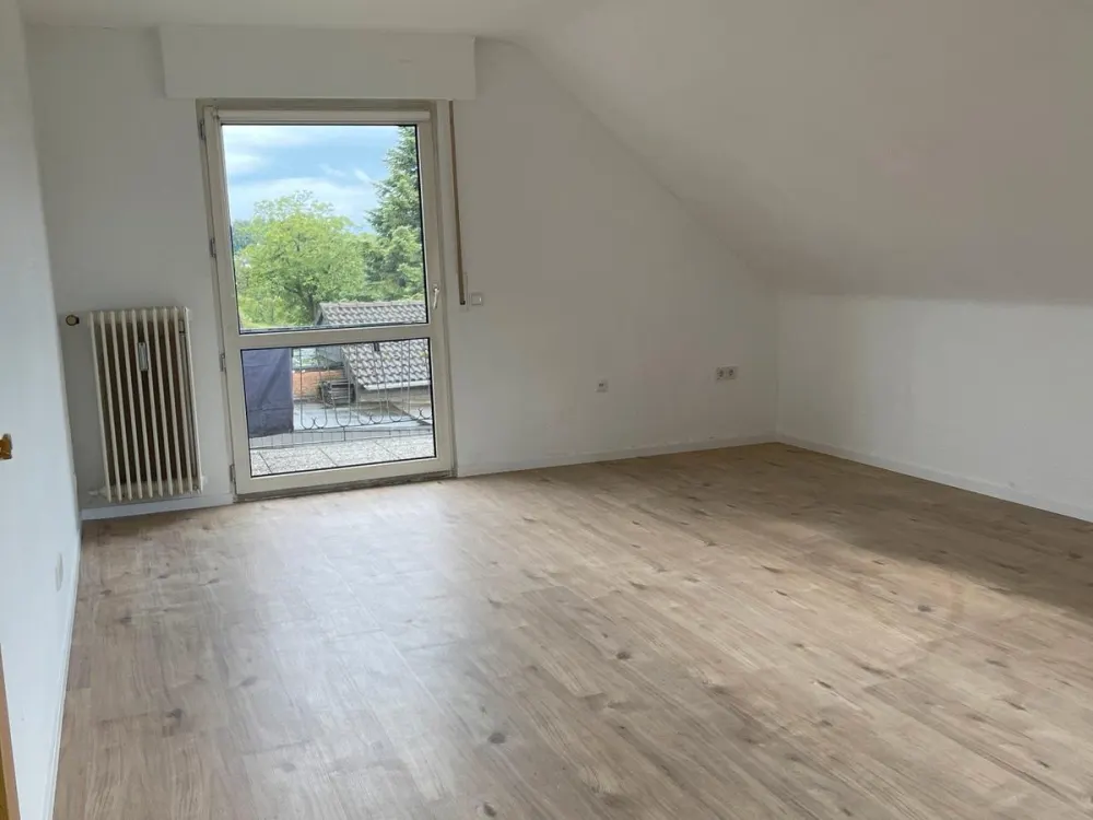 72 qm 3 Zimmer Dachgeschosswohnung in Bensberg-Moitzfeld