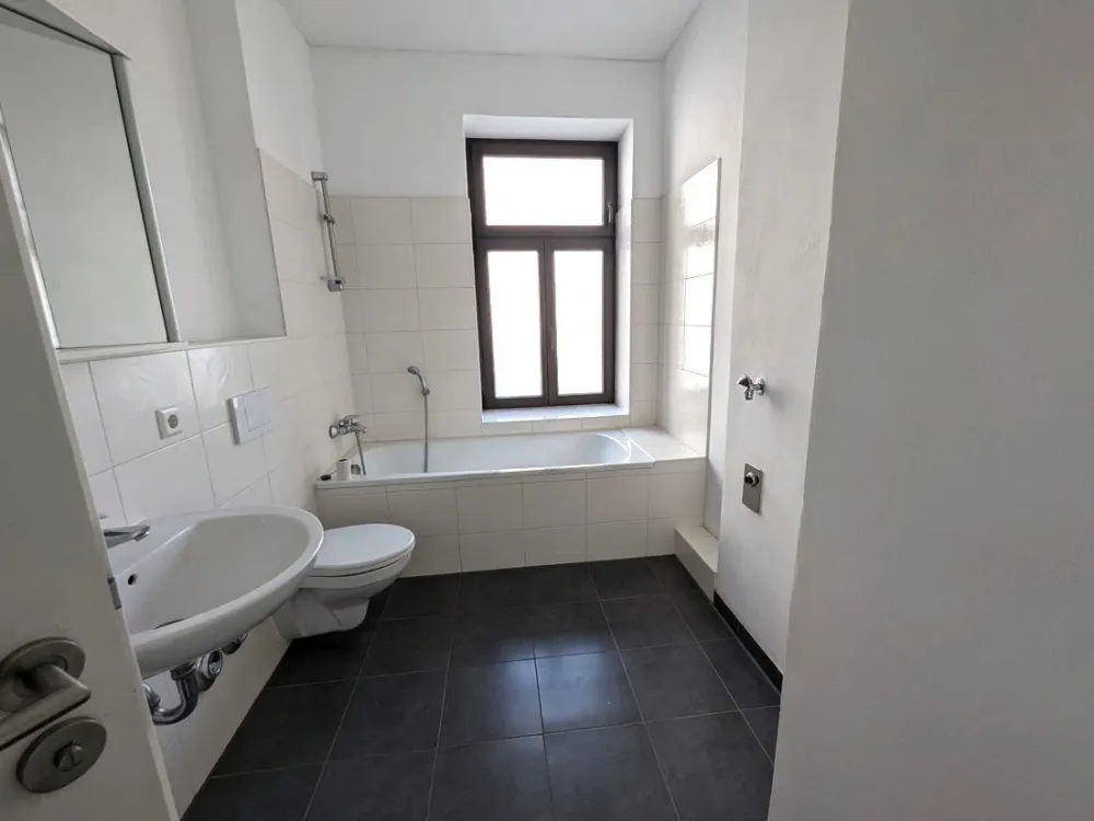 +++TOP!++GESCHMACKVOLLE 2-R.-WHG.+TAGESLICHTBAD+GR. WOZI.+ABSTK.+SEHR GEPFLEGT!+++