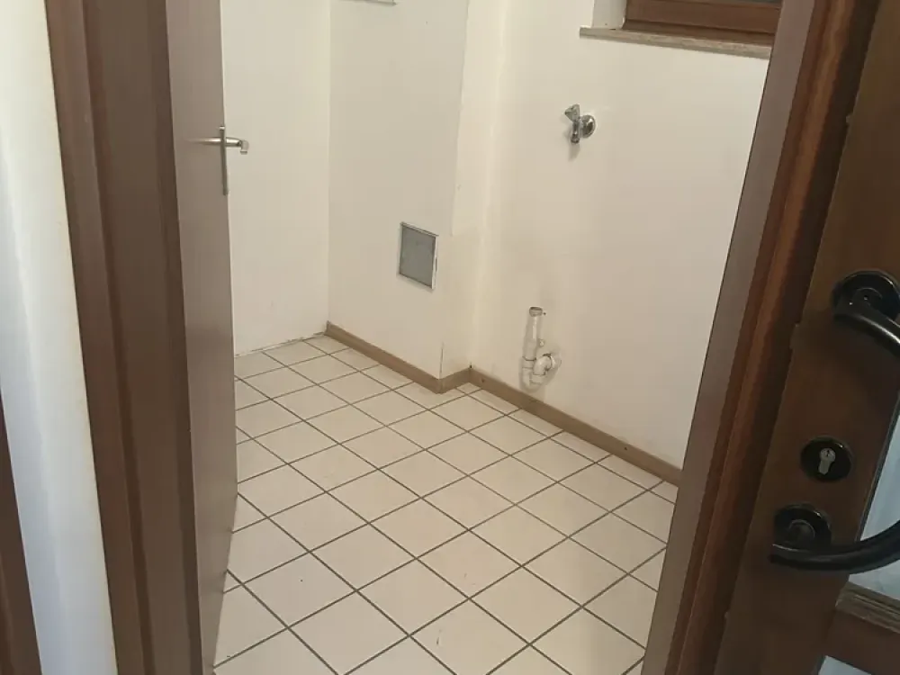 Exklusive 2 Zimmer-Maisonette-Wohnung mit geh. Innenausstattung mit Terrasse in Leonberg