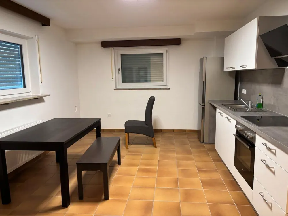 Helle 1,5-Zimmer-Souterrainwohnung (51 m²) mit separatem Eingang