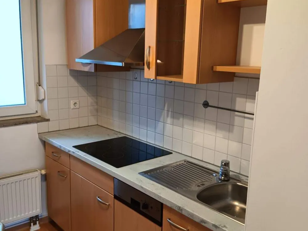 Helle 2-Zimmer-Wohnung mit Balkon & Garage in ruhiger Lage