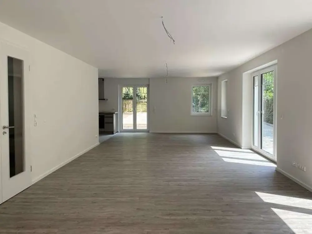 Großzügige 5-Zimmer-Wohnung im Zweitbezug mit zwei Terrassen, barrierefrei