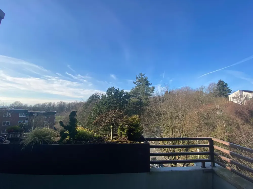 Exklusive 4-Zimmer-Wohnung mit Balkon und Garage