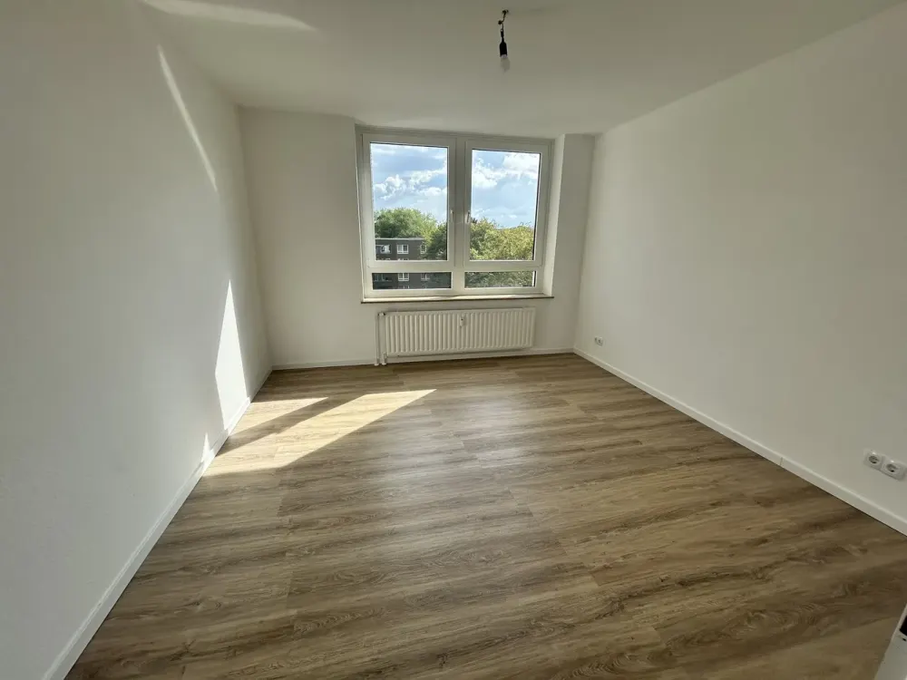 Exklusive 4-Zimmer-Wohnung mit Balkon und Garage