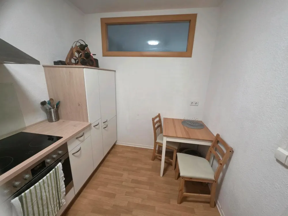 Nachmieter für möblierte 2 Zimmer Wohnung mit Balkon gesucht
