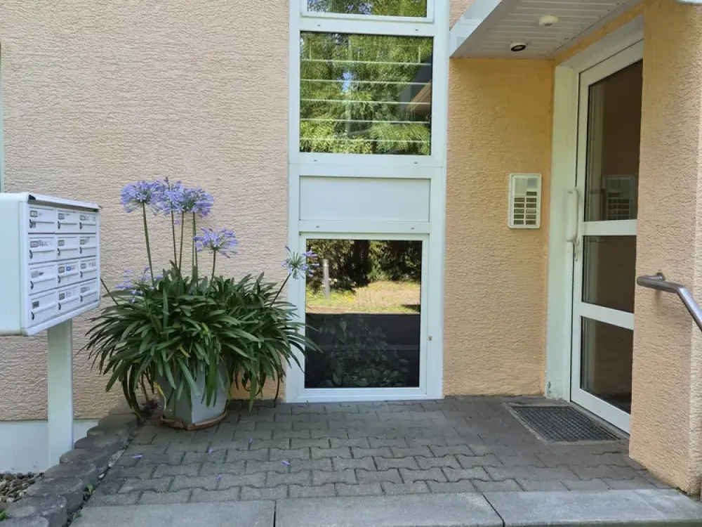Attractive Living Near the Elbe: Compact Apartment in Dresden-Kleinzschachwitz
