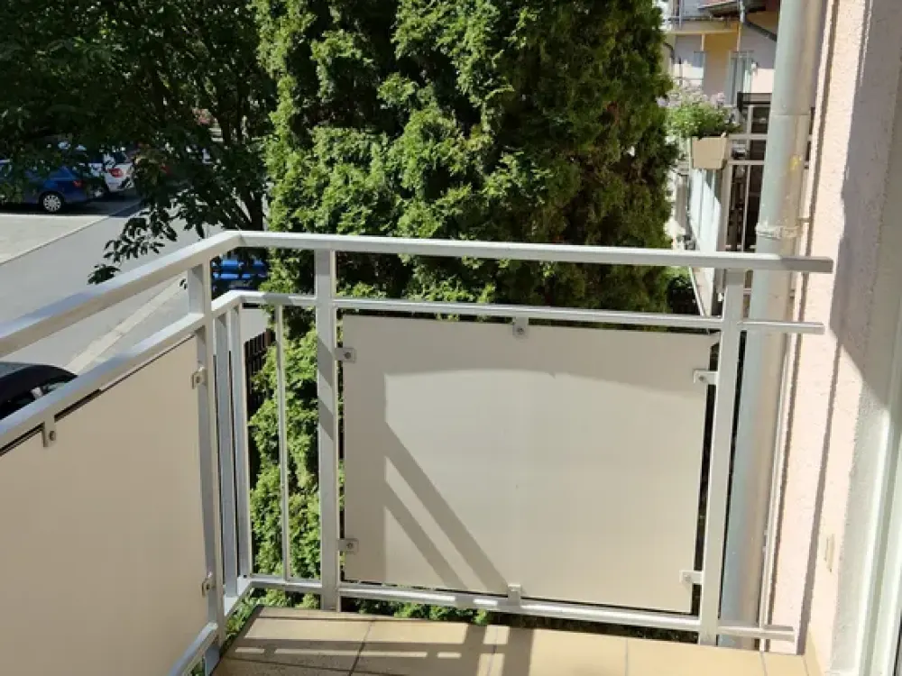 Attractive Living Near the Elbe: Compact Apartment in Dresden-Kleinzschachwitz