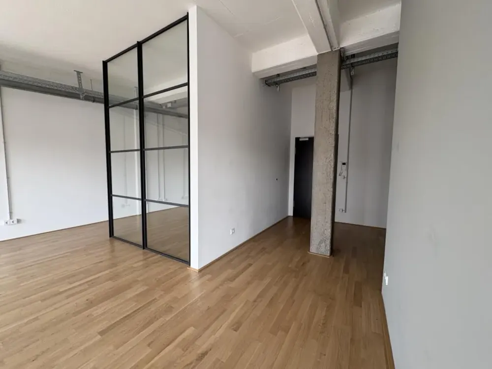 Loftwohnung im beliebten Tabakquartier. Modern wohnen mit Einbauküche und Parkett