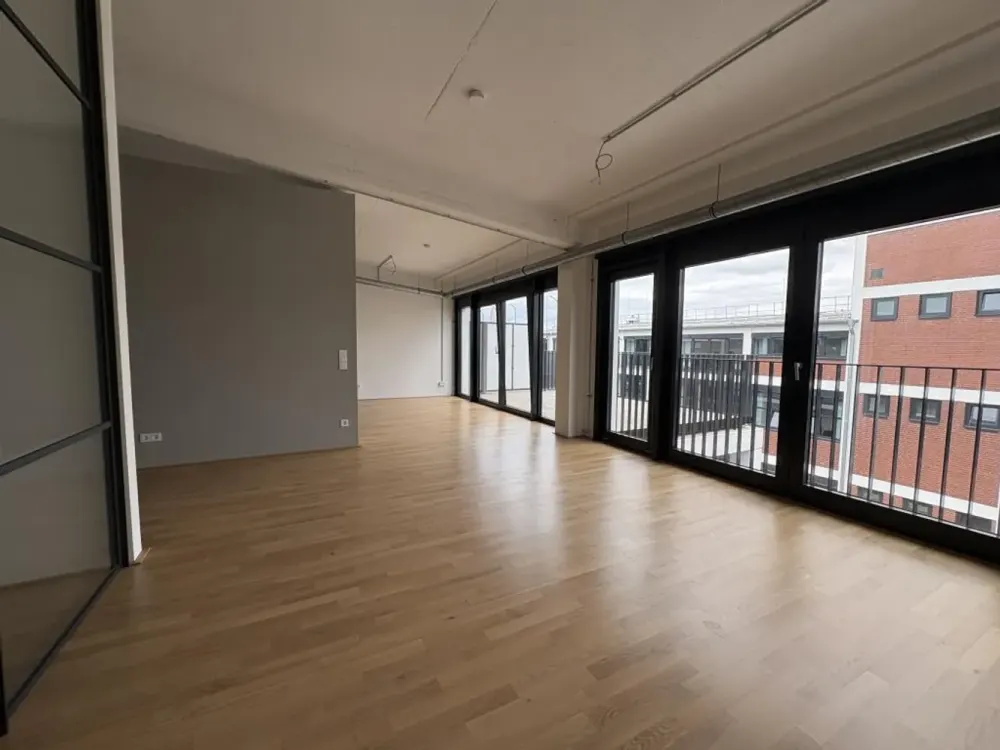 Loftwohnung im beliebten Tabakquartier. Modern wohnen mit Einbauküche und Parkett