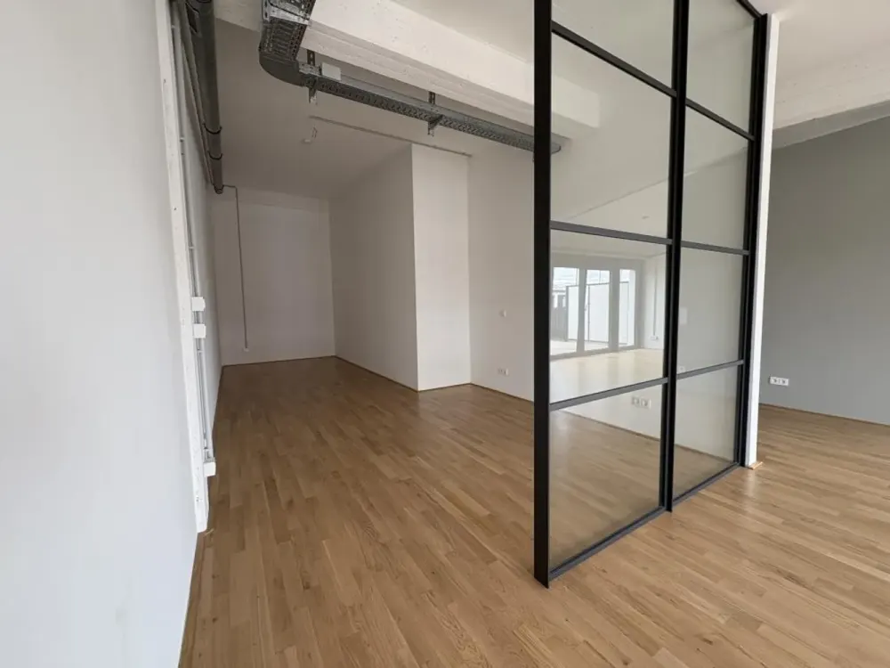 Loftwohnung im beliebten Tabakquartier. Modern wohnen mit Einbauküche und Parkett