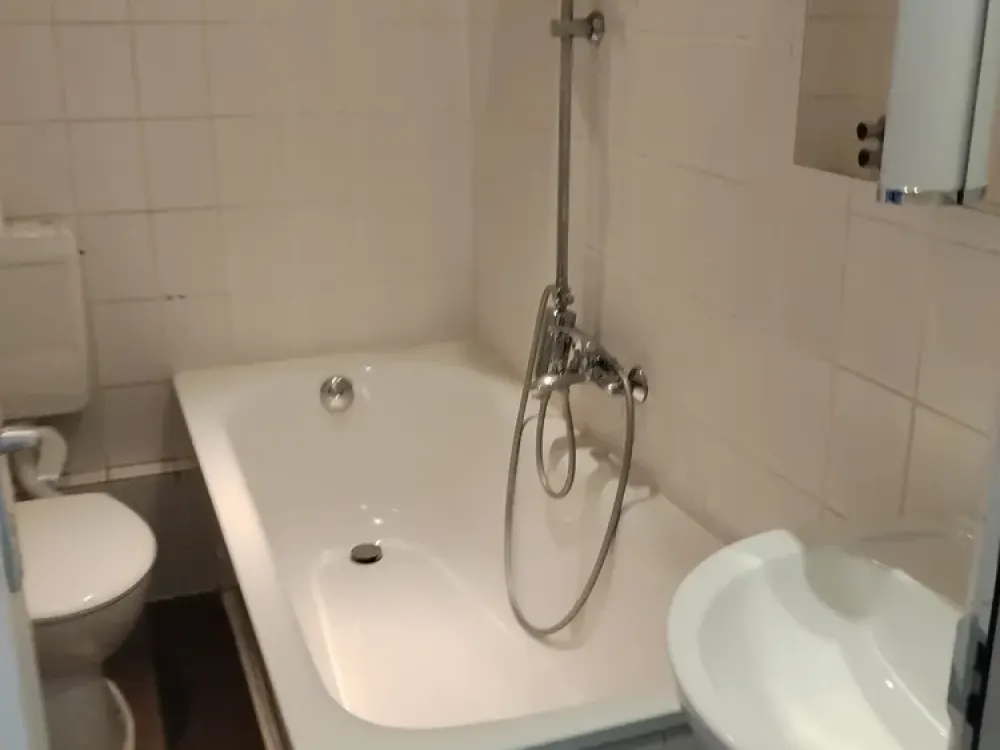Wohnen am Ku´damm - helle 2-Zimmer Wohnung mit sonnigen Balkon