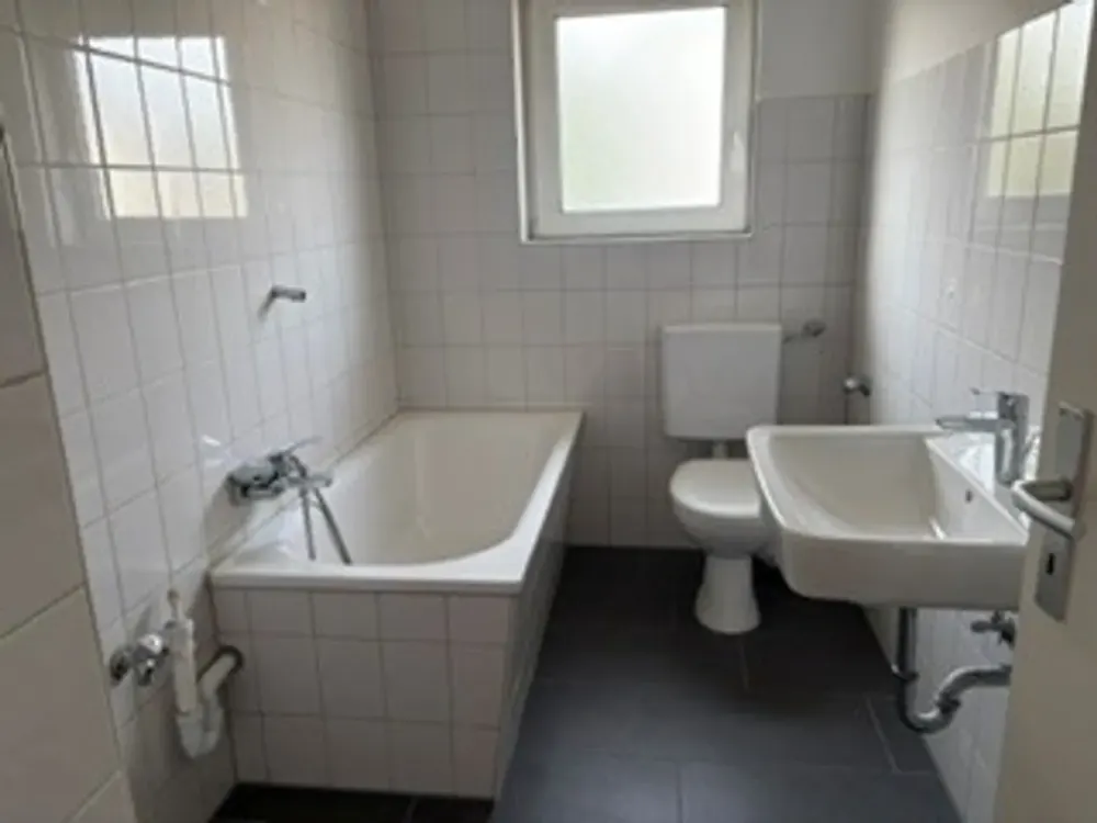 2-Zimmer-Wohnung mit Tageslichtbad in ruhiger Lage
