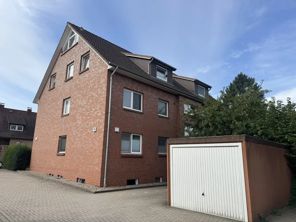 2-Zimmer-Wohnung im Hochparterre mit Balkon und Gartenanteil