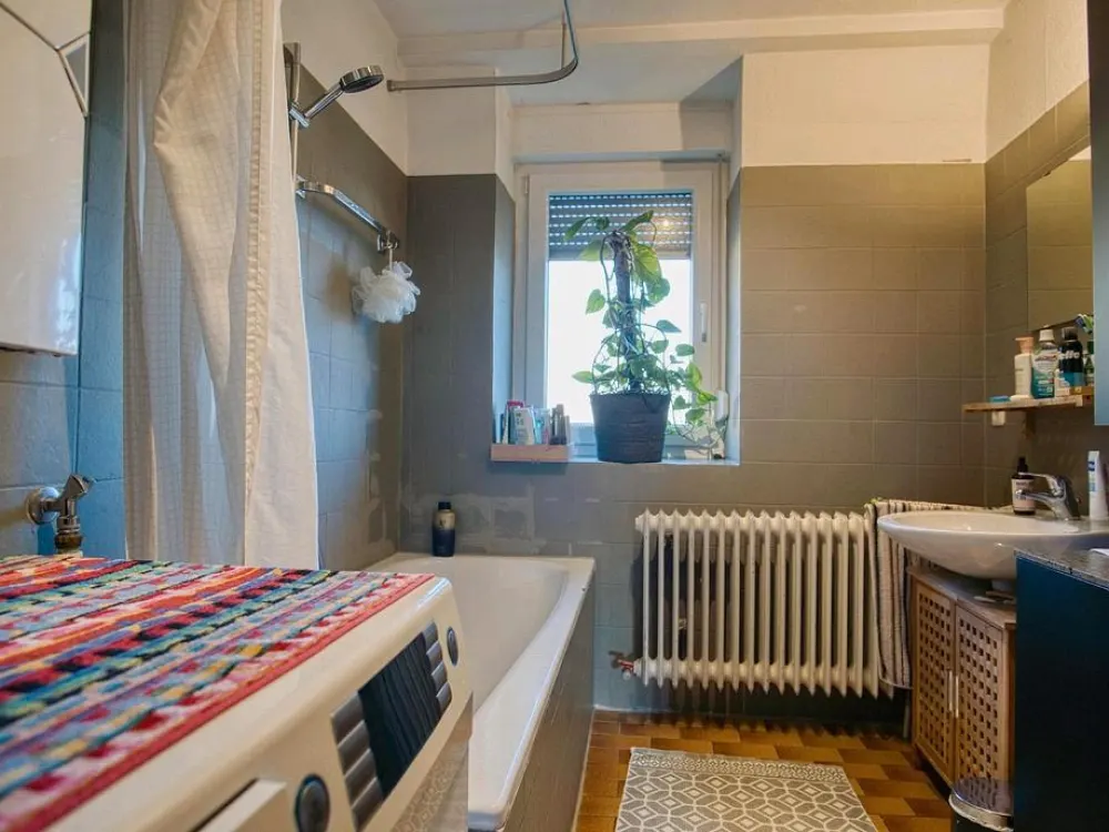 Bright large room, furnished, in new 4-person shared flat, for rent