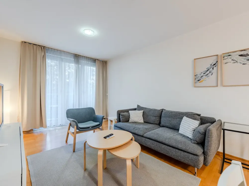 From 01.10 - Bright Two-Room Apartment in the Heart of Berlin