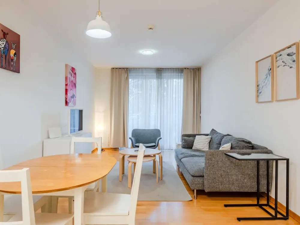 From 01.10 - Bright Two-Room Apartment in the Heart of Berlin
