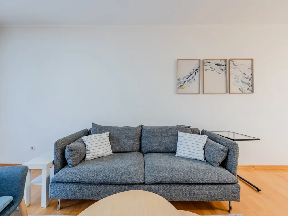 From 01.10 - Bright Two-Room Apartment in the Heart of Berlin