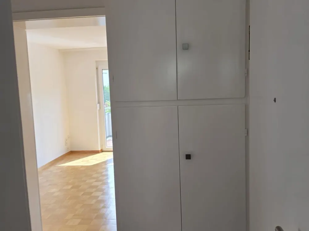 Schöne 3, 4 Zimmer Wohnung in Leonberg - komplett neu renoviert!