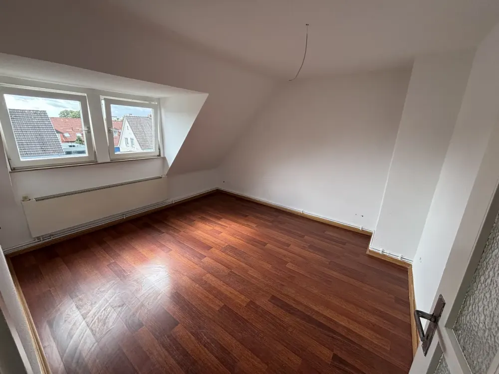 Attic Apartment | 2.5 Rooms | Newly Renovated