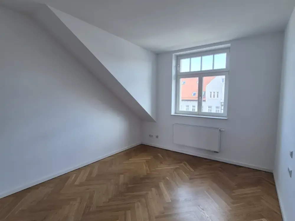 ++ BEZUGSFREI // 2 Zimmer // Parkettboden // EBK ++