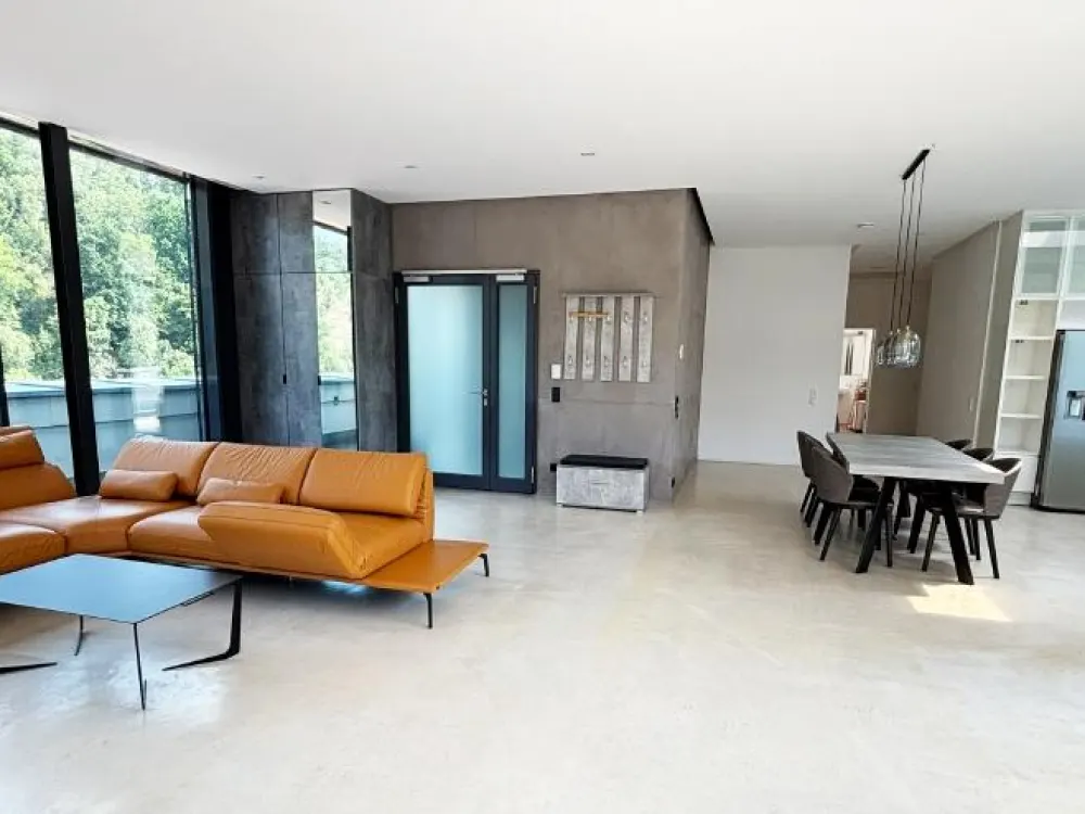 Elegantes Penthouse im Weißeritztal - Komfort trifft Wohnambiente