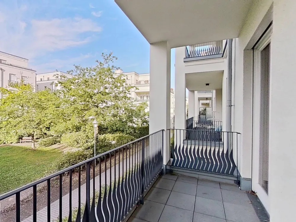 Elegantes Wohnen in Düsseldorf: Großzügige 3-Zimmer-Wohnung mit Balkon, Concierge-Service uvm.