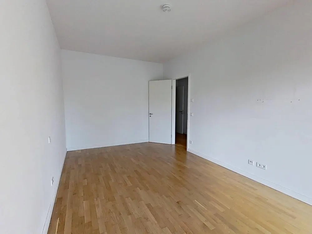 Elegantes Wohnen in Düsseldorf: Großzügige 3-Zimmer-Wohnung mit Balkon, Concierge-Service uvm.