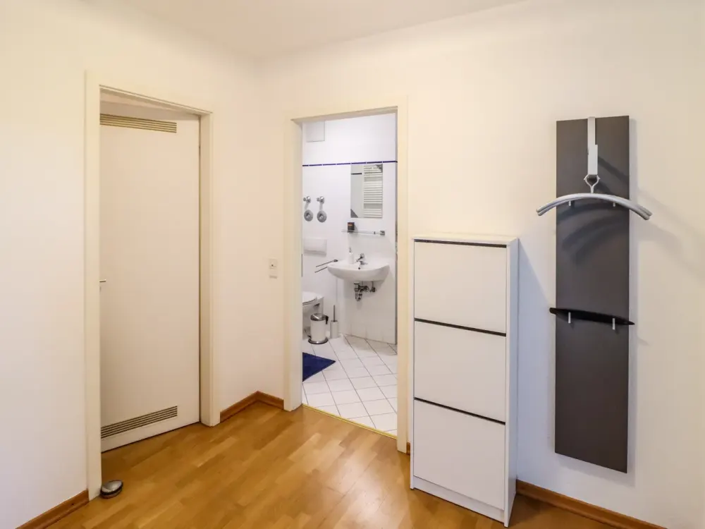 Voll möblierte 2-Zimmer-Wohnung in Tiergarten, Botschaftsviertel inkl. TG-Stellplatz