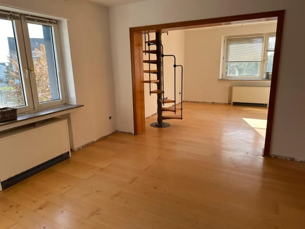 Helle 4,5 Zimmer Wohnung in Bo- Stiepel zu vermieten