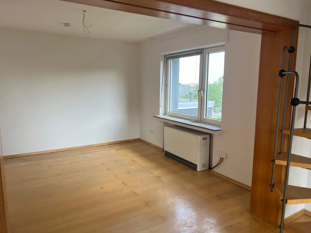 Helle 4,5 Zimmer Wohnung in Bo- Stiepel zu vermieten