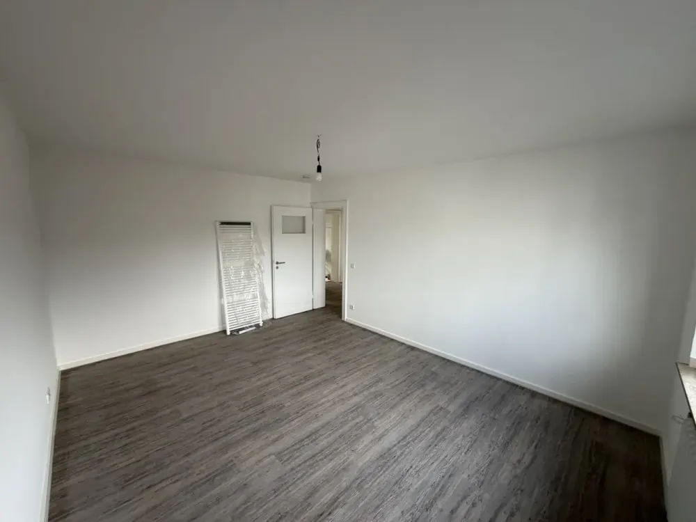 Helle 2-Zimmer Wohnung mit Balkon - 95 m² in Neuss