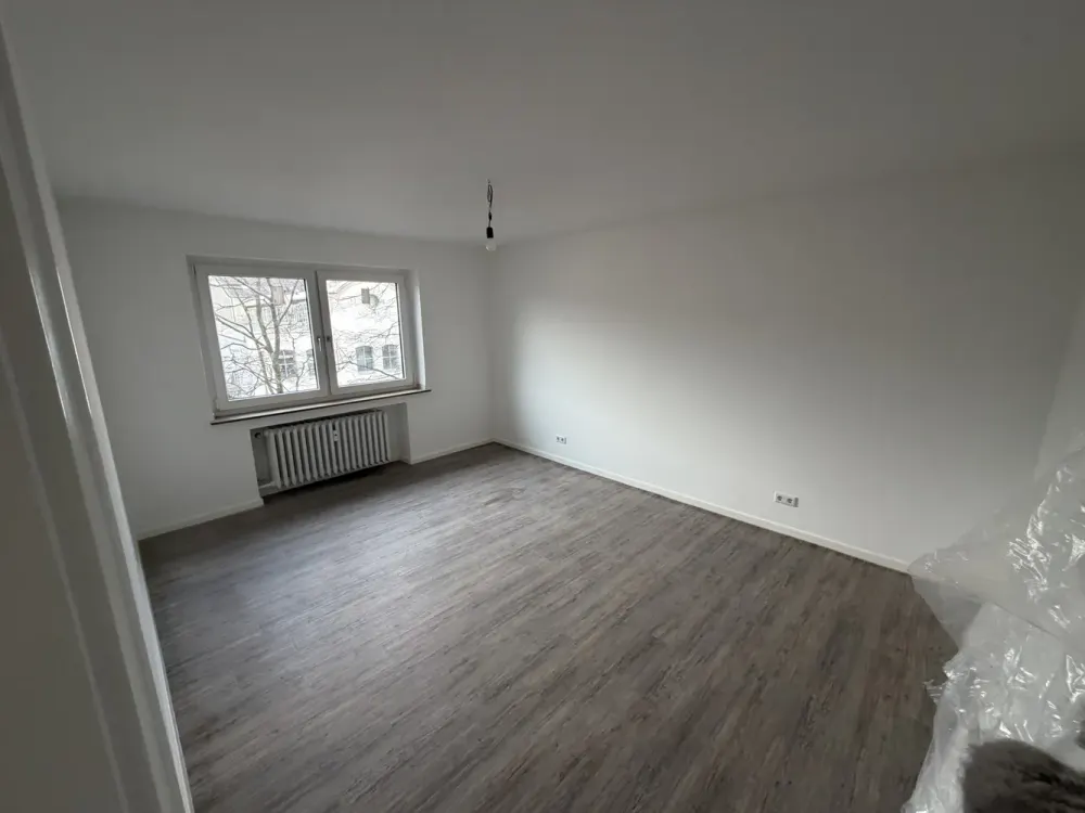 Helle 2-Zimmer Wohnung mit Balkon - 95 m² in Neuss