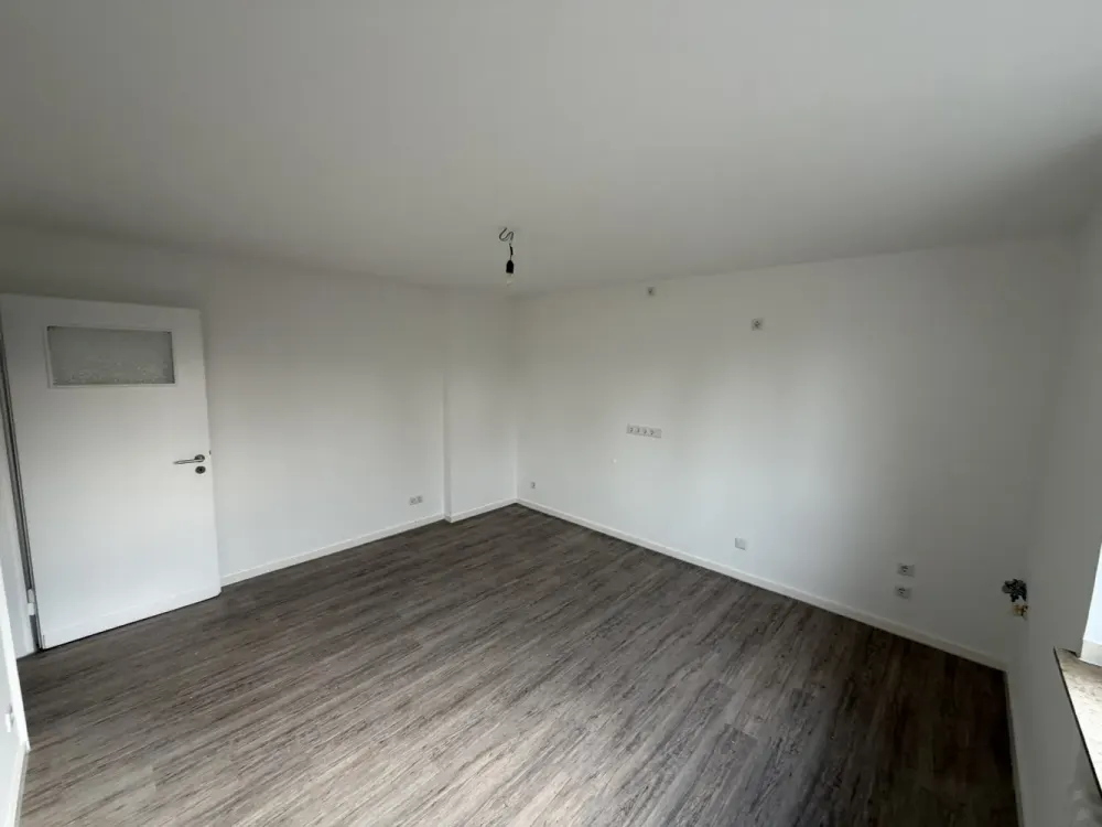 Helle 2-Zimmer Wohnung mit Balkon - 95 m² in Neuss