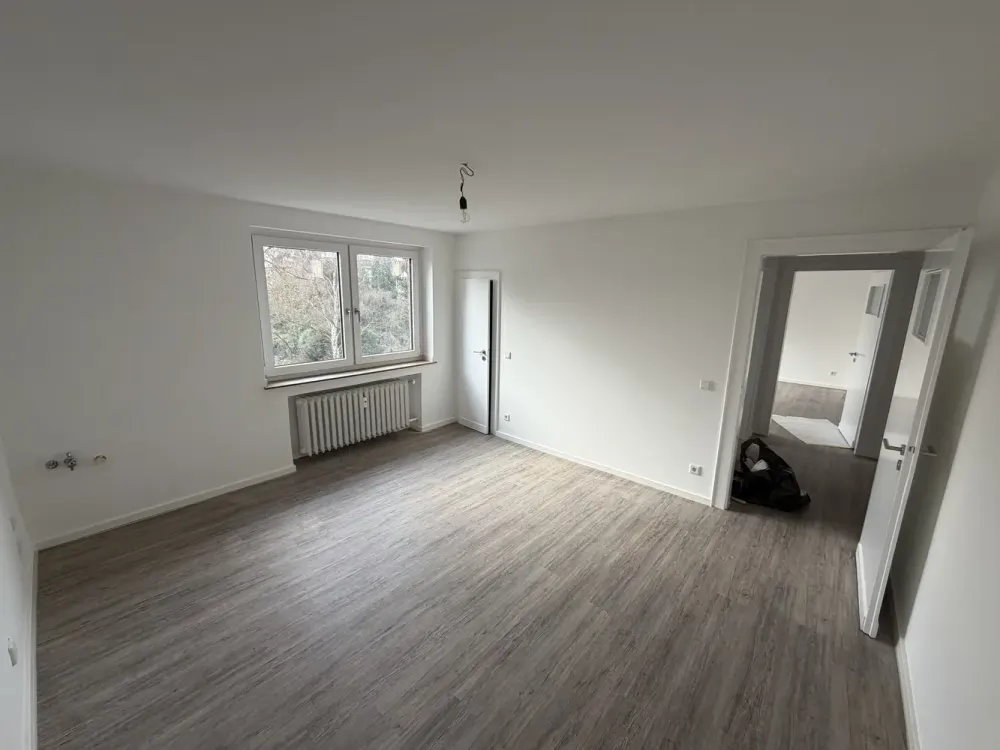 Helle 2-Zimmer Wohnung mit Balkon - 95 m² in Neuss