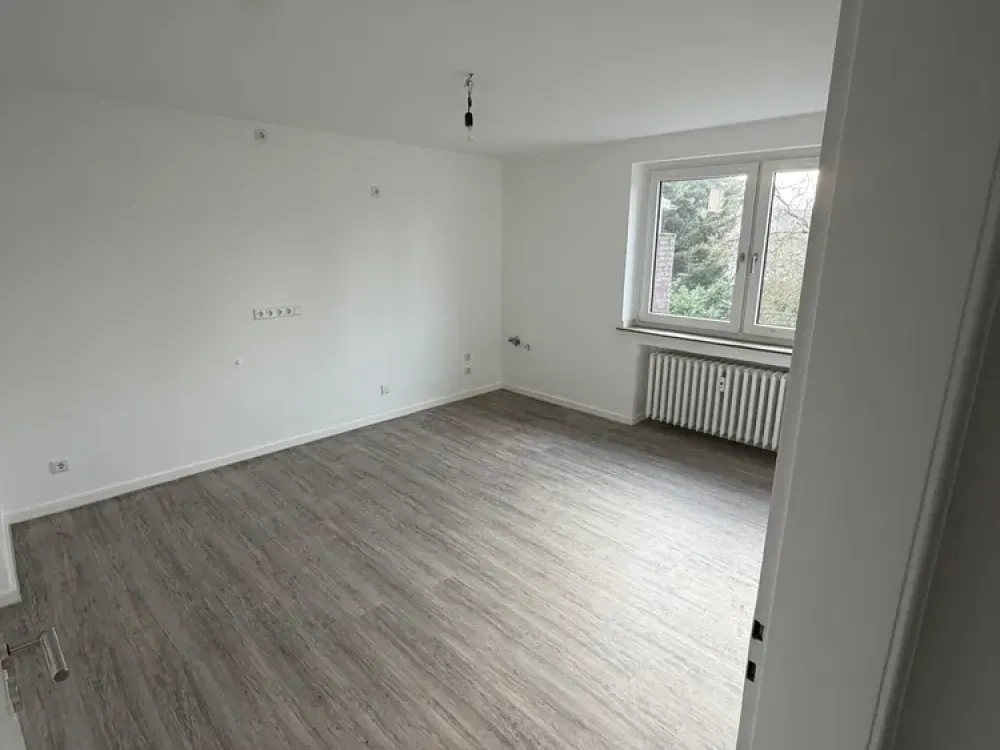 Helle 2-Zimmer Wohnung mit Balkon - 95 m² in Neuss