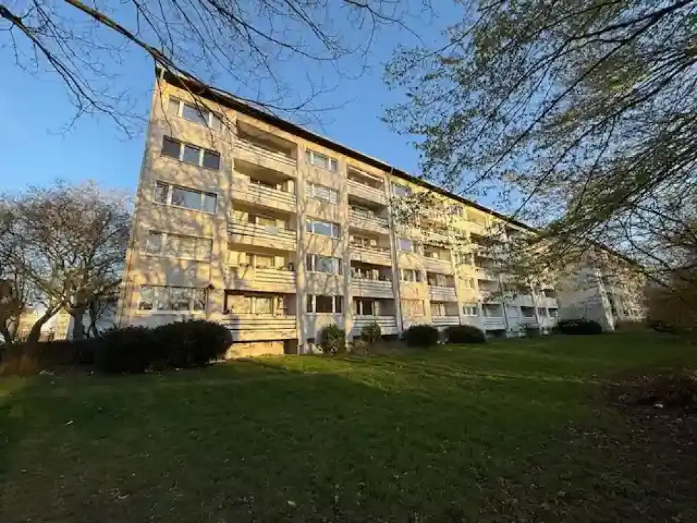 Wohnen am Park in der SANIERTEN 3-Zi.-Wohnung im 4. OG, 2 Monate Mietfrei!