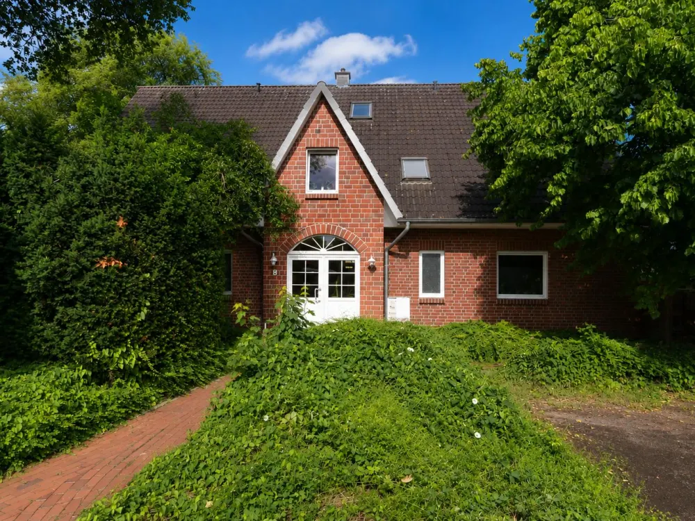 Charming Ground Floor Apartment with Terrace and Additional Garden Share